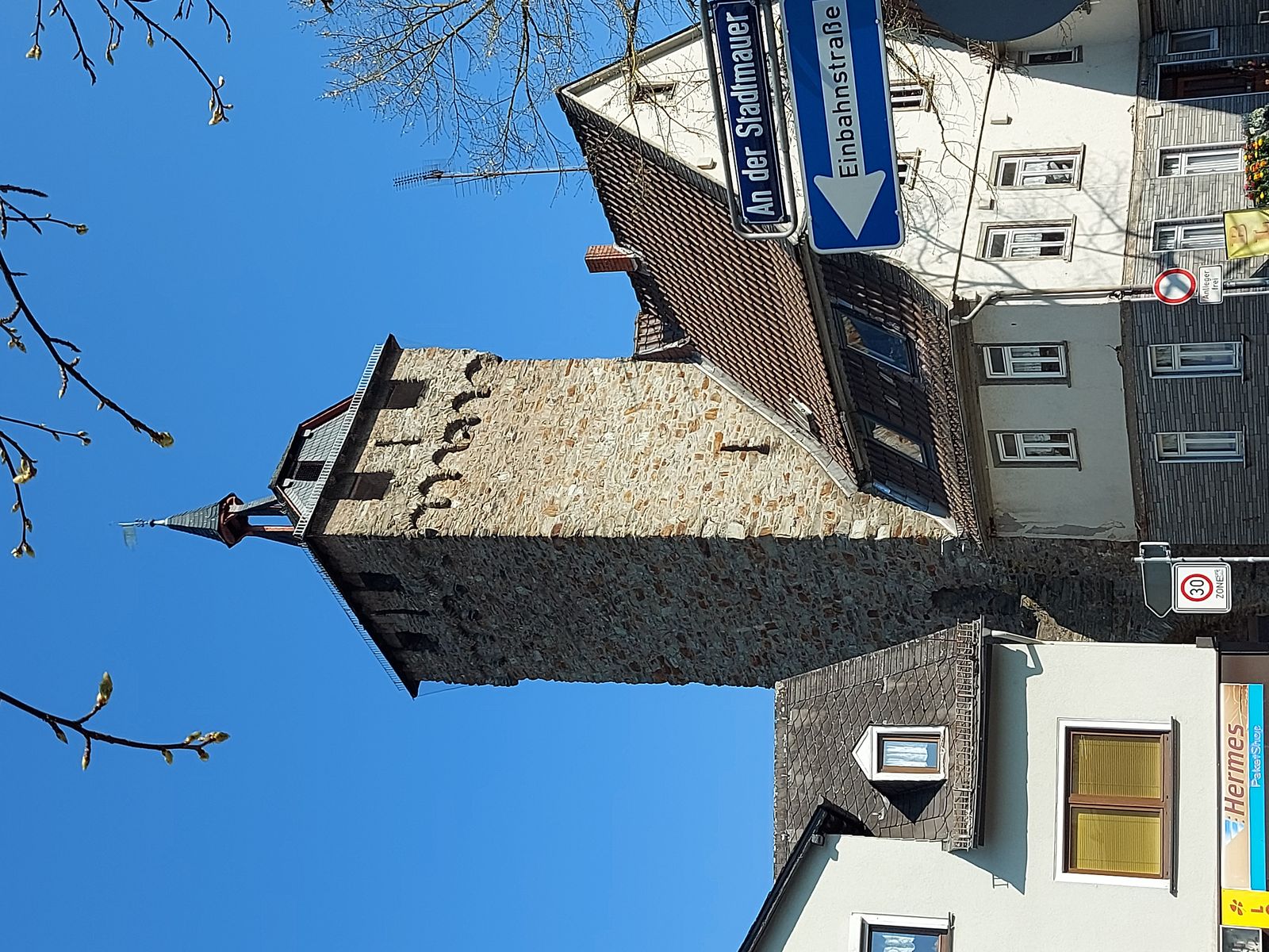 Stadttorturm der Burg Sonnenberg im Wiesbadener Stadtteil Sonnenberg